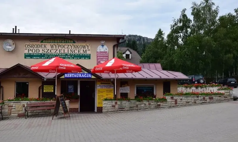 Gdzie zjeść w Karłowie? Odkryj najlepsze lokalne restauracje